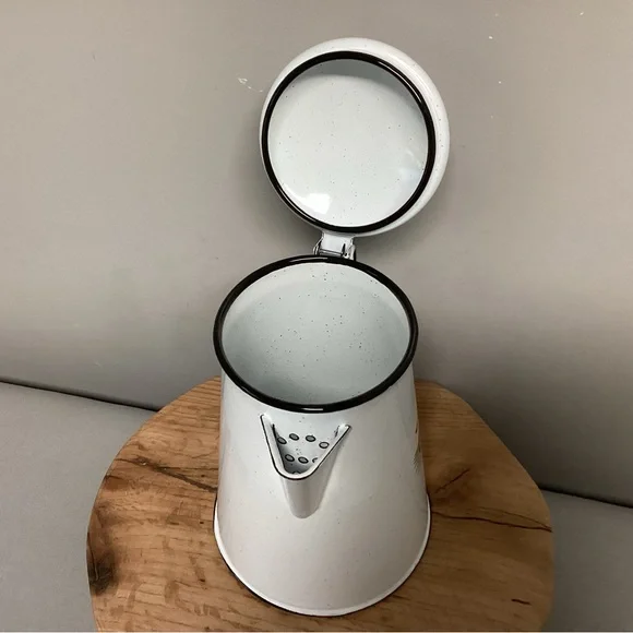 🟢 Vintage Frida Kahlo enamel coffee pot kettle - Extremely Gently Used Condition - Picture 6 of 13